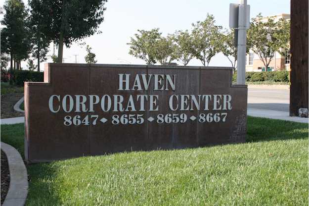 Photo of sign monument on street